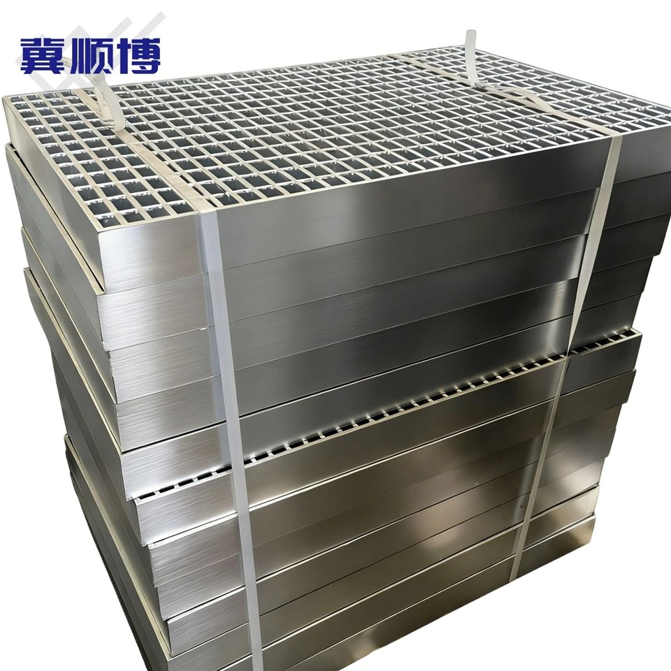 Heavy duty steel grating - packaging